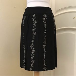 NWOT Loft Black embroidered career skirt
